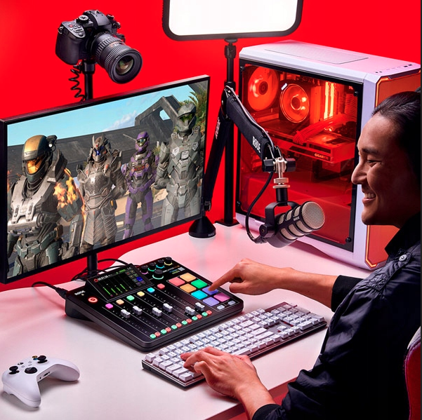ZESTAW PROMOCYJNY   RODECaster Pro II - Studio Produkcji Podcastów  PLUS  Regulowany uchwyt RODE VESA Mount